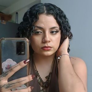 Meet your Posher, Fátima